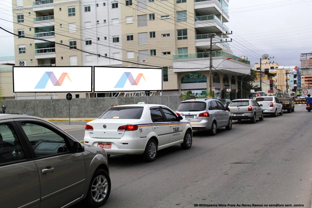 itapema - 088 - rua nereu ramos no semaforo