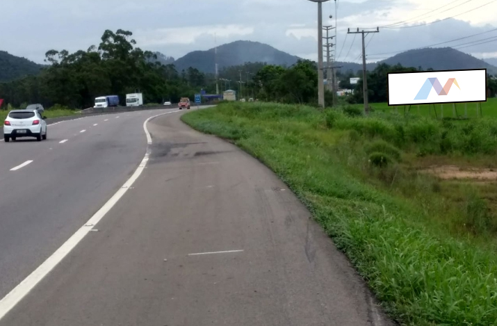 tubarao - 026 - painel rodoviáriooviario (10,00 x 4,00) - br 101 / antes policia rodoviaria federal - sentido fpolis